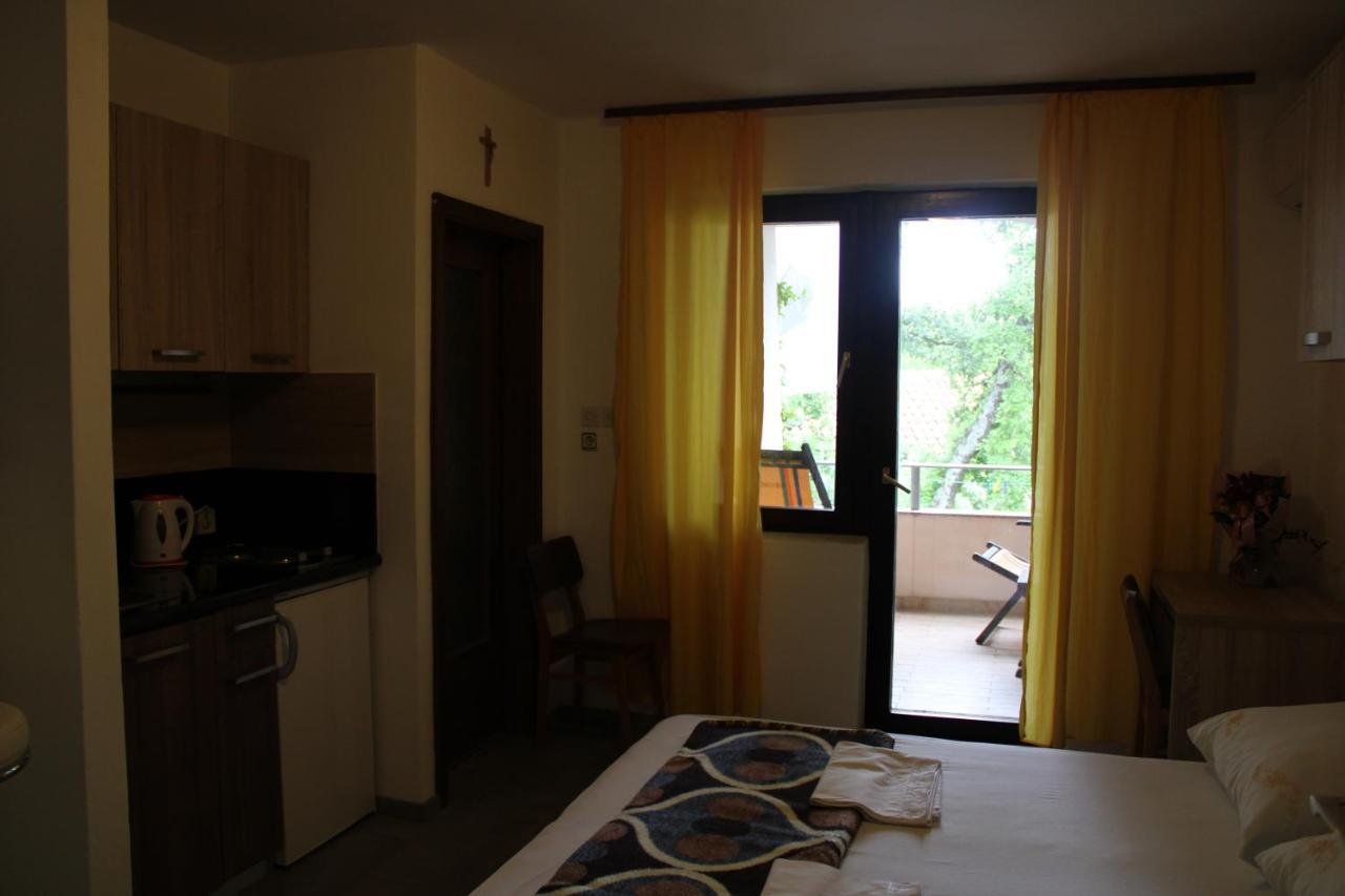 Studio Apartman Stefanija Селце Экстерьер фото