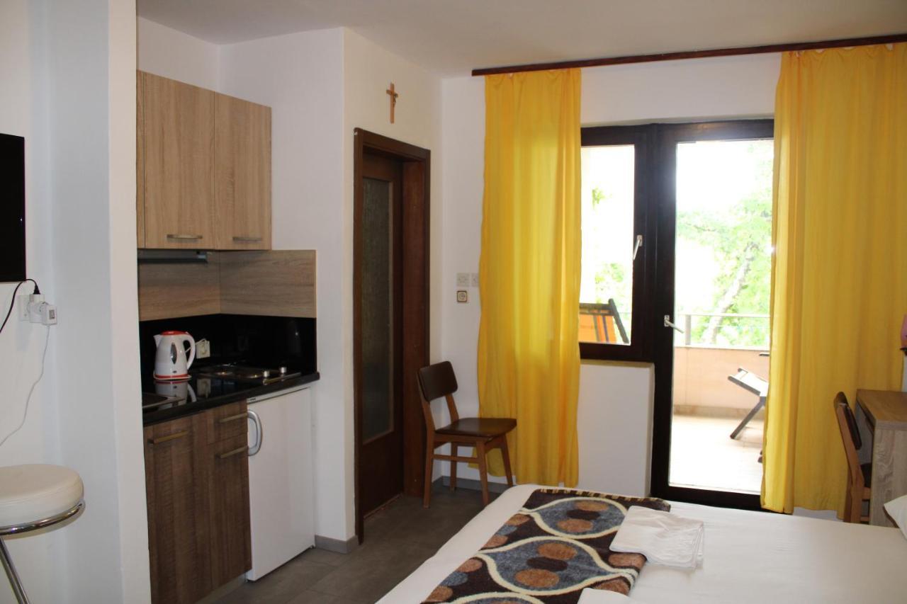 Studio Apartman Stefanija Селце Экстерьер фото